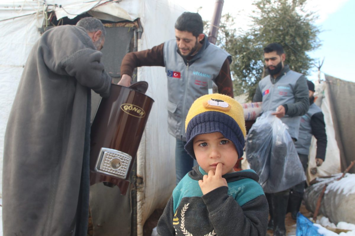 İdlib Ve Afrin’de Acil Kış Yardımları Sürüyor