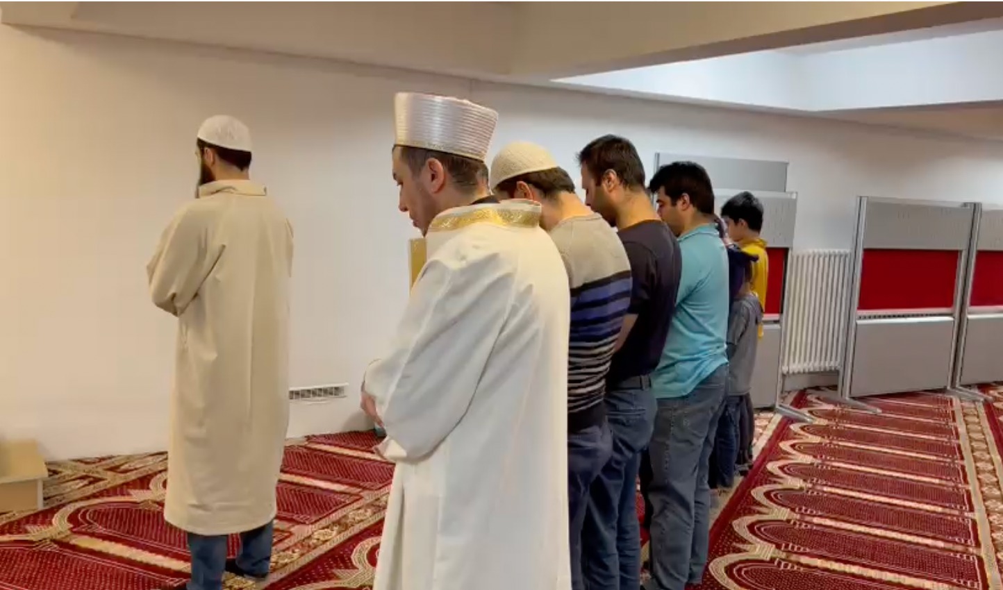 Köln’de Hafızlık Öğrencileri Ramazan Ayı Boyunca Teravih Namazı Kıldırdı