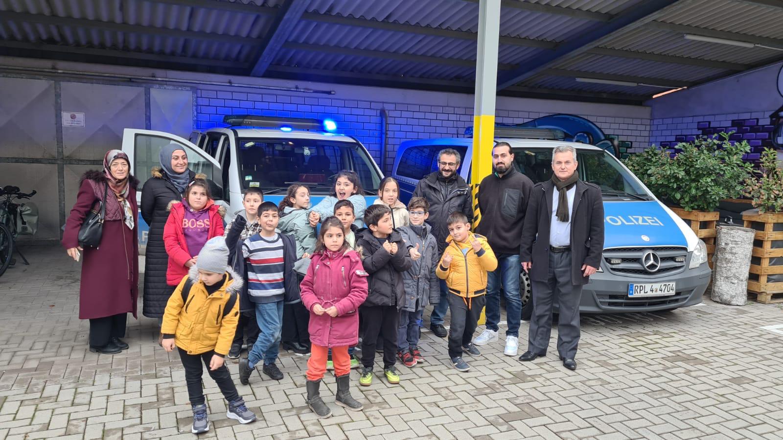 IGMG Frankenthal Hicret Camii Öğrencilerinden Polis Merkezine Ziyaret