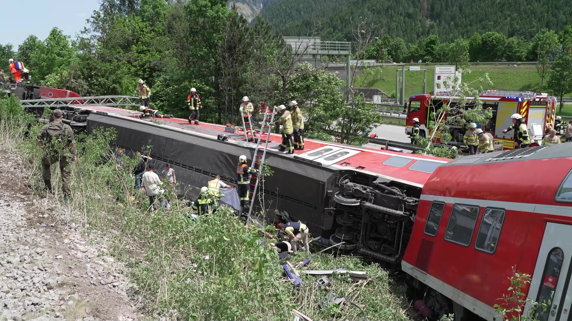 Almanya’da Tren Kazası: 4 Kişi Öldü