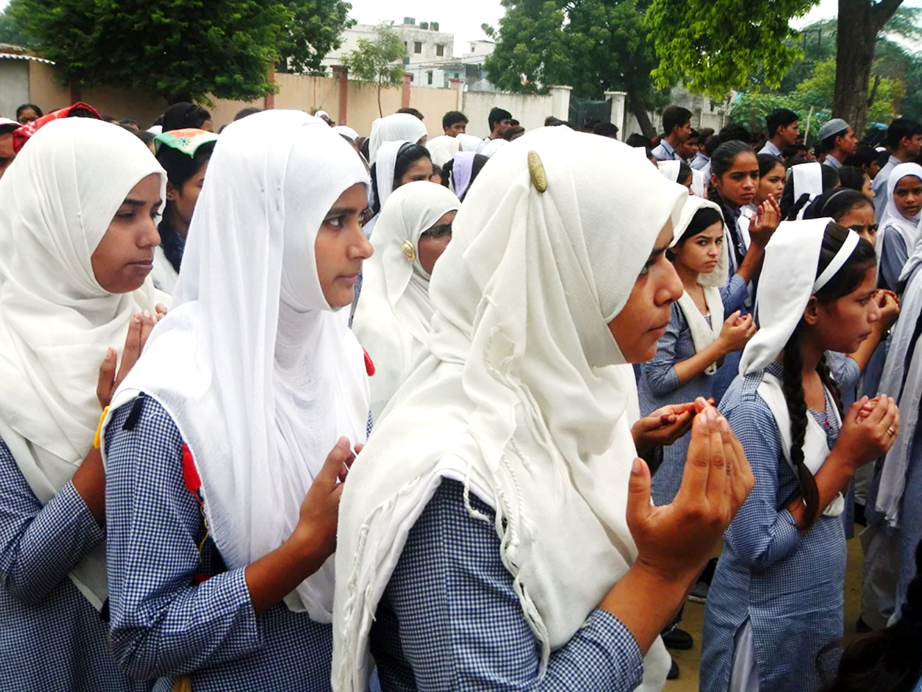 Hindistan’da İslamî Okullarda Hinduizm Mecburi Ders Olarak Okutulacak