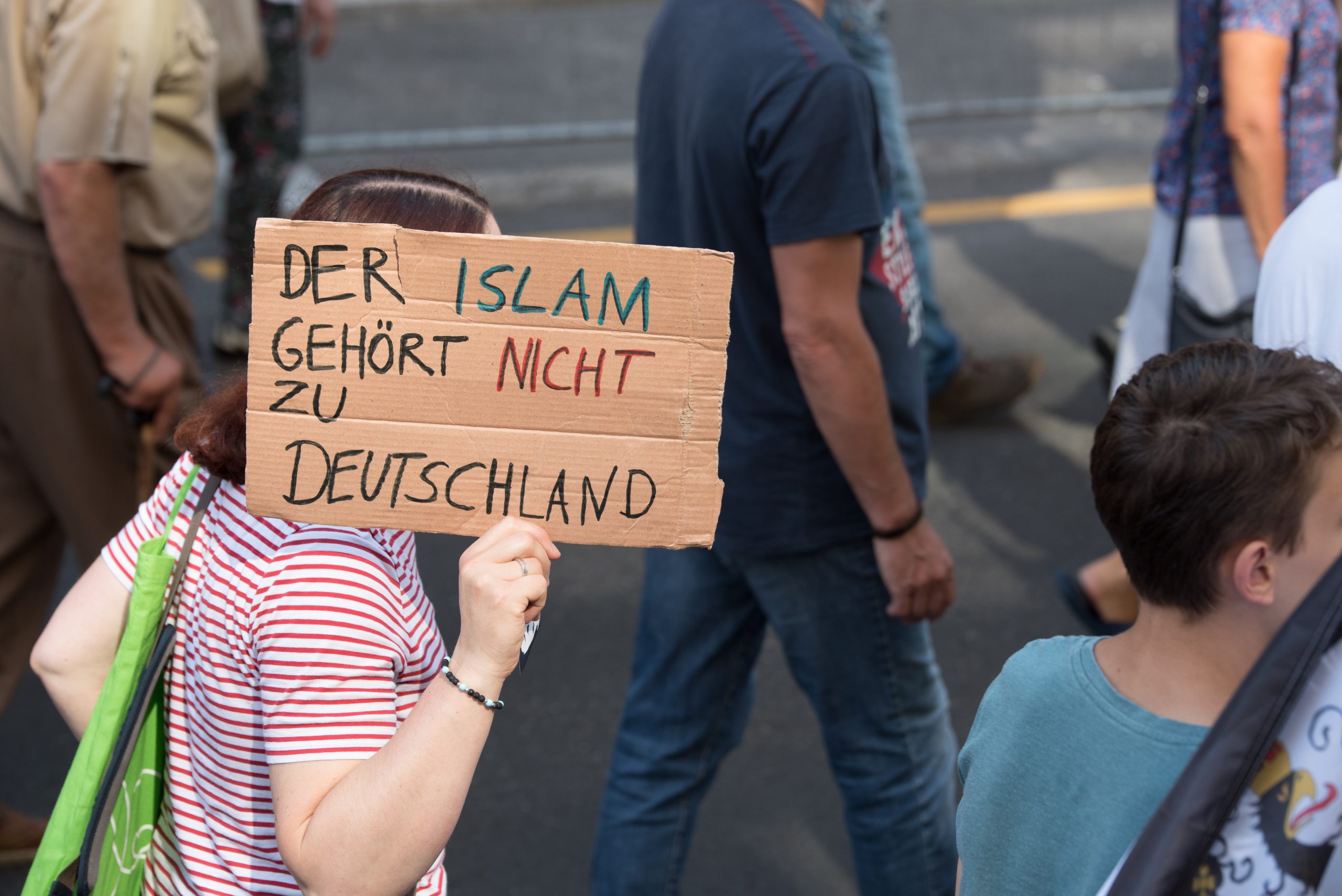 “Müslüman Nefreti, Avrupa’yı Zehirleyen Bir Sosyal Pandemiye Dönüştü”