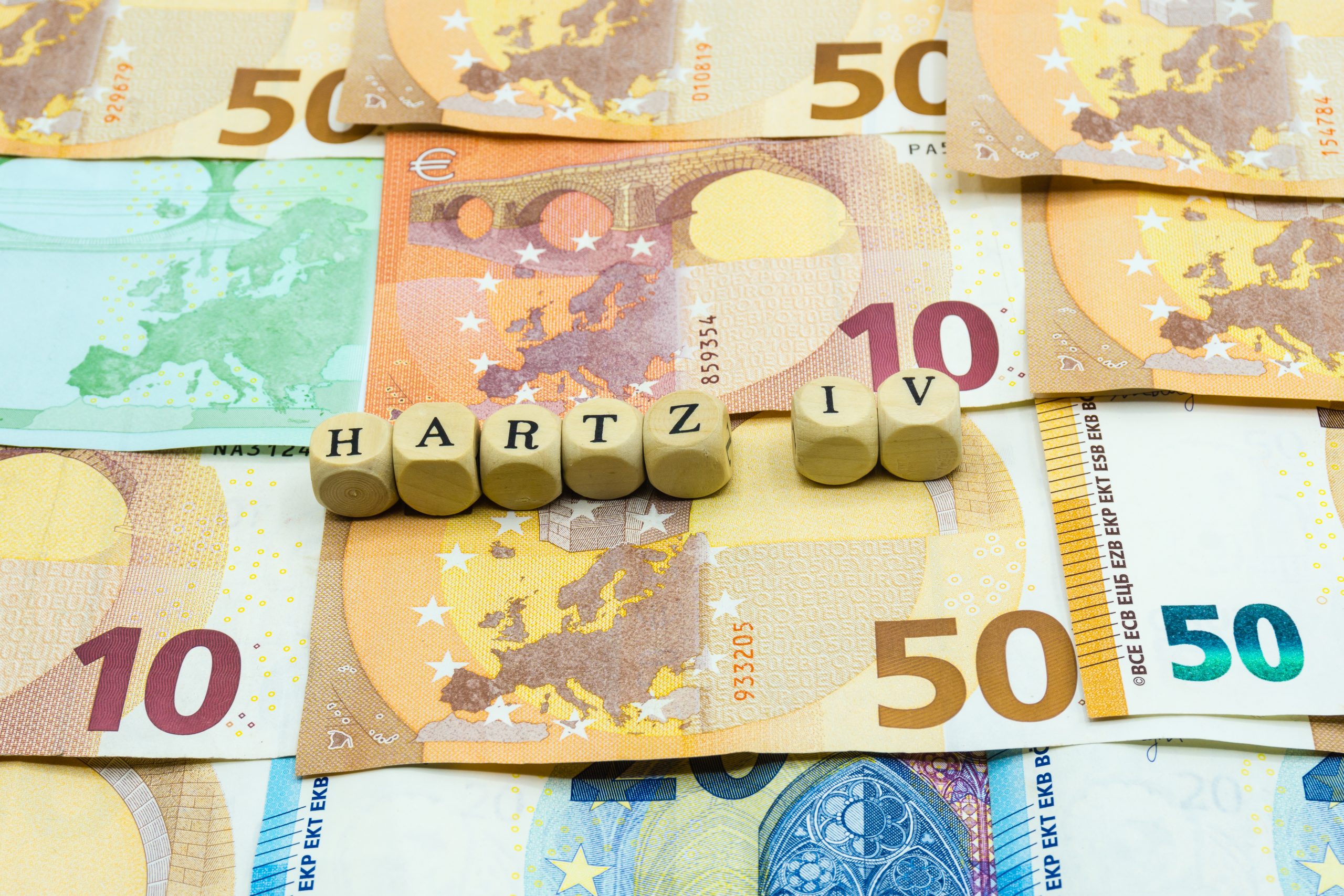 Almanya’da Hartz IV’e Yapılan 3 Euro’luk Zam Tepkilere Neden Oldu