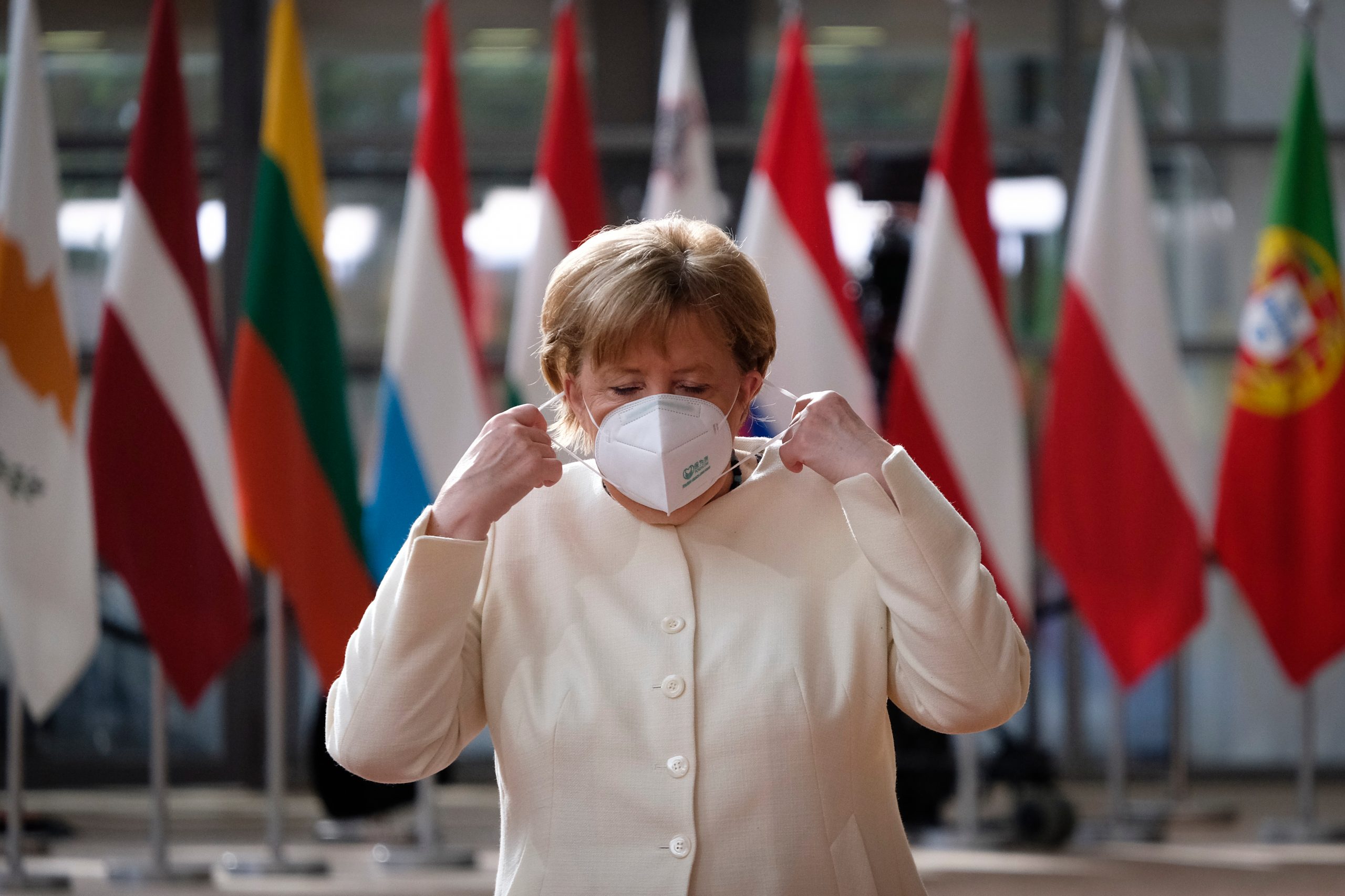 Merkel’e Göre Koronavirüs Kısıtlamaları “Demokrasinin Cilvesi.”