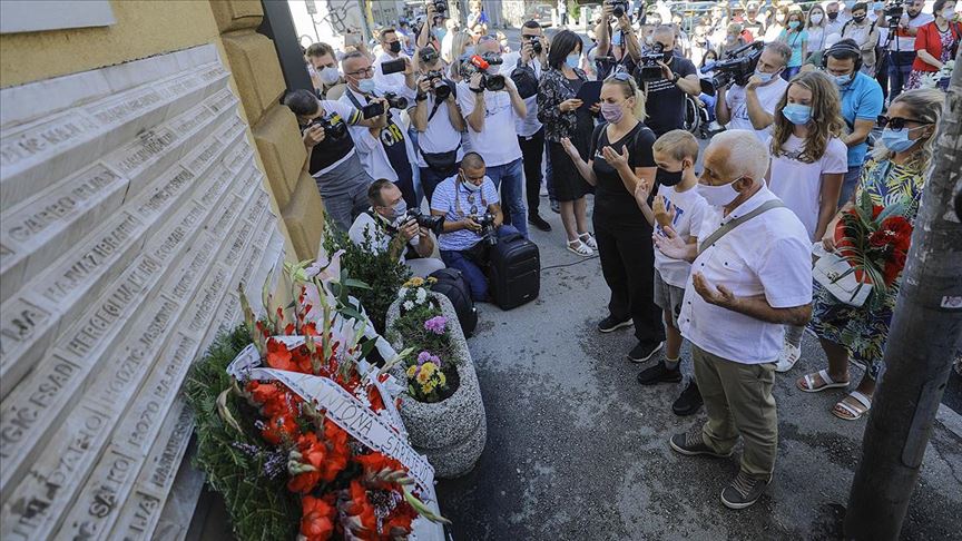 Saraybosna’da 25 Yıl Önce Yaşanan Pazar Yeri Katliamının Kurbanları Anıldı